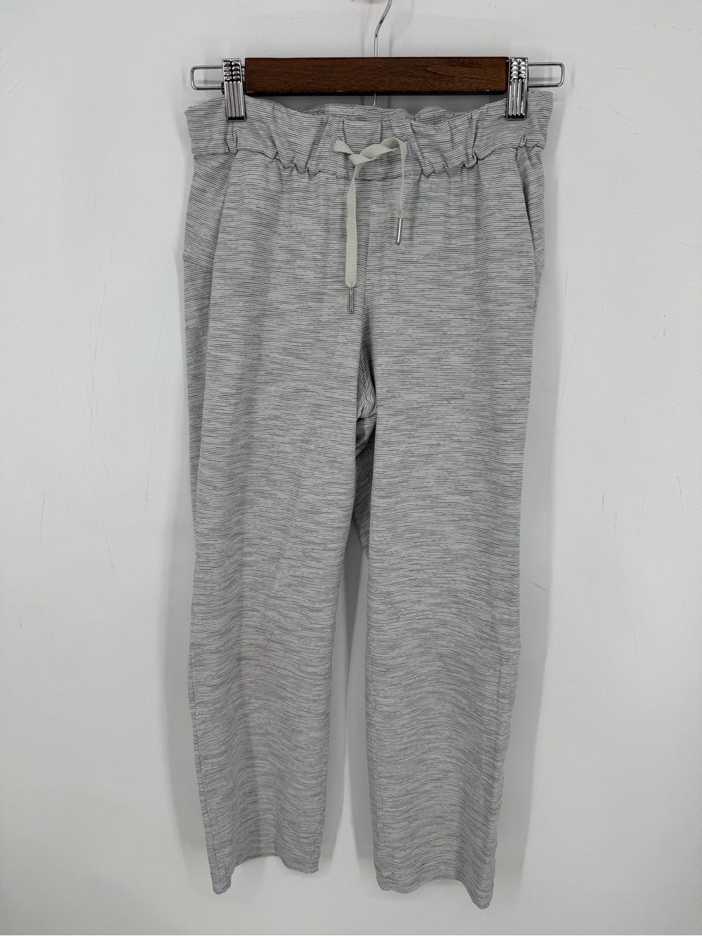 Lululemon On The Fly Cropped Striped Pants 23" Size 2 Lounge Athleisure Yoga